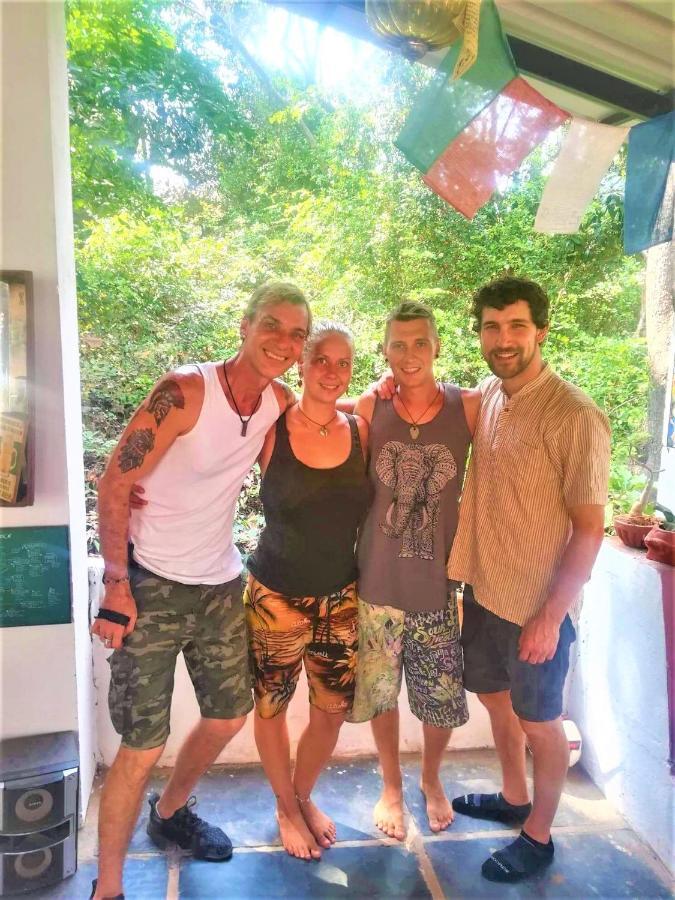 Folklore Hostel Goa Vagator Extérieur photo